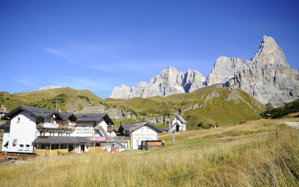 Hotel Alpenrose Passo Rolle Exterior photo