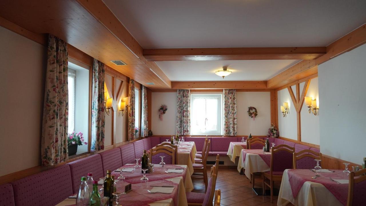 Hotel Alpenrose Passo Rolle Exterior photo