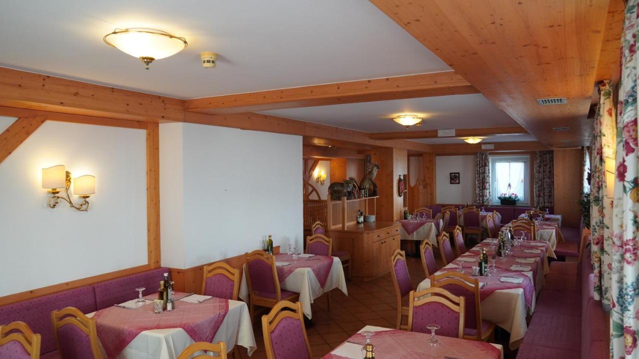 Hotel Alpenrose Passo Rolle Exterior photo